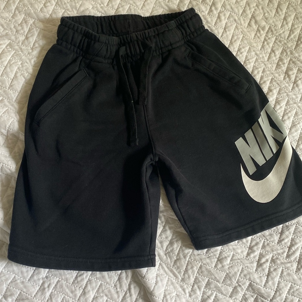 Boys Nike Cotton Shorts size Medium